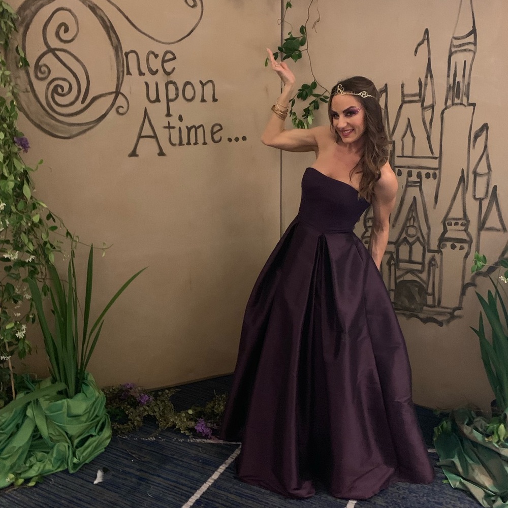 Formal gown dress designer Monique Lhuullier